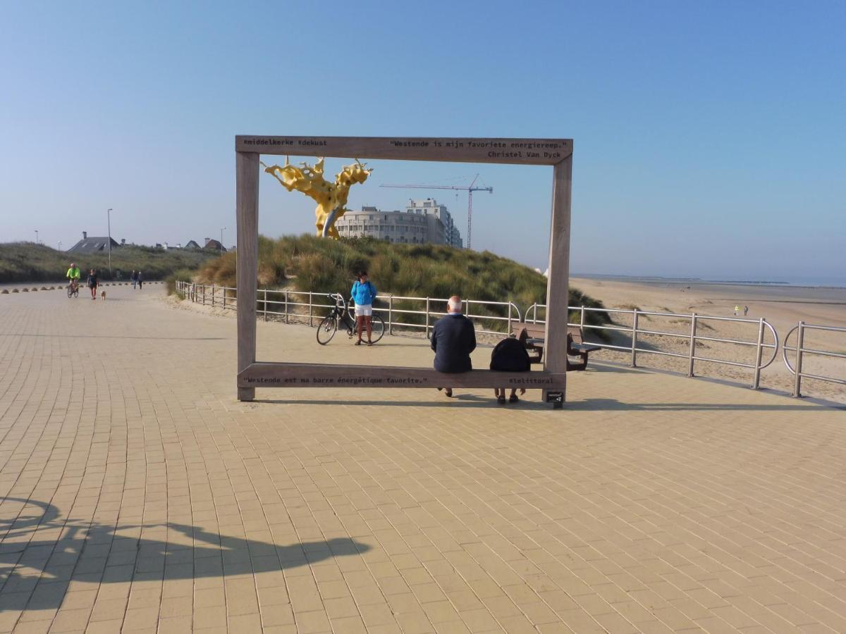 Studio On The Beach With Sea View Διαμέρισμα Middelkerke Εξωτερικό φωτογραφία