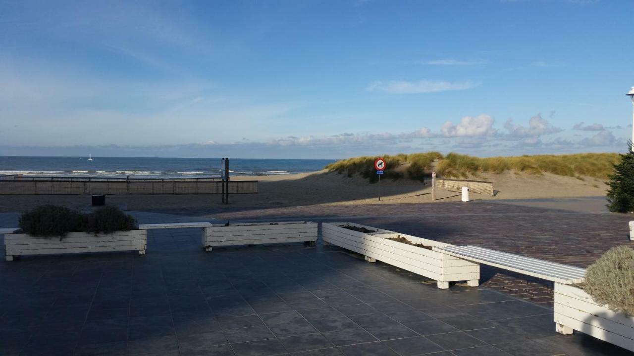 Studio On The Beach With Sea View Διαμέρισμα Middelkerke Εξωτερικό φωτογραφία